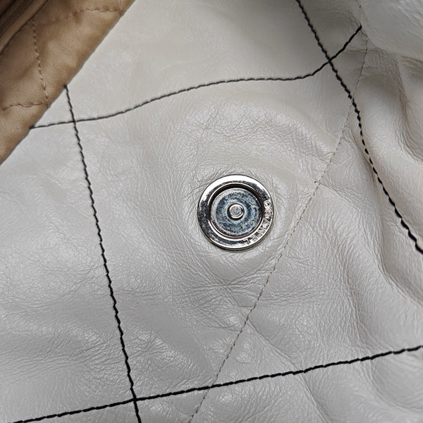 CHANEL 22 Medium Quilted Calfskin White