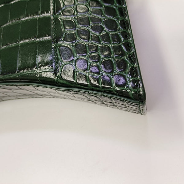 Hourglass Wallet On Chain Small Calfskin Green
