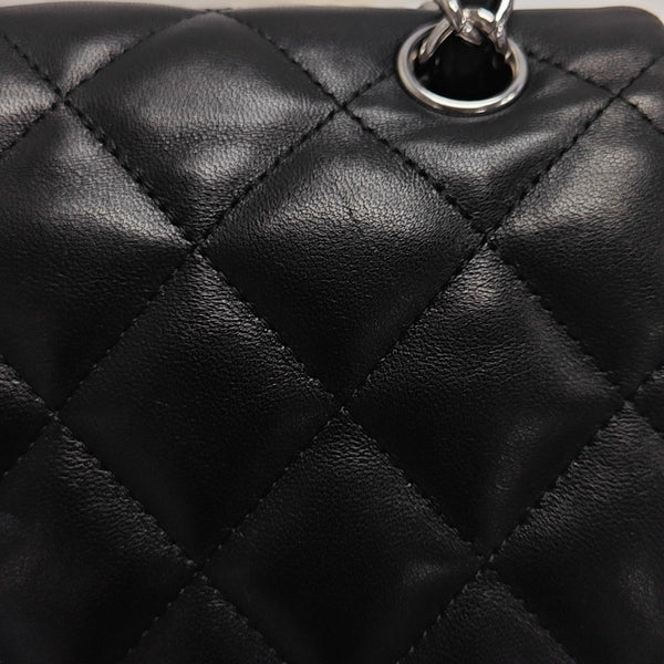 CLASSIC FLAP Jumbo Quilted Lambskin Black