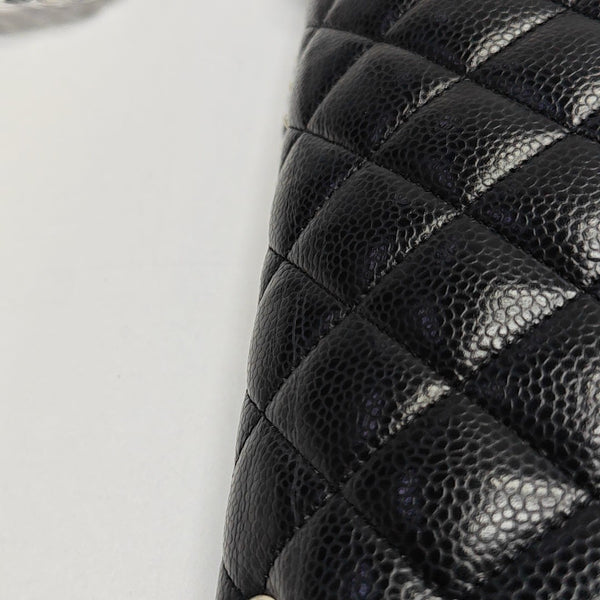 Authenticated pre-owned CLASSIC FLAP Medium Quilted Grained Calfskin Black - Crossbody Bag at Looply