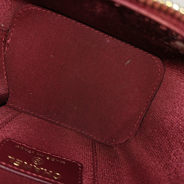 VANITY CASE Mini Quilted Lambskin Red