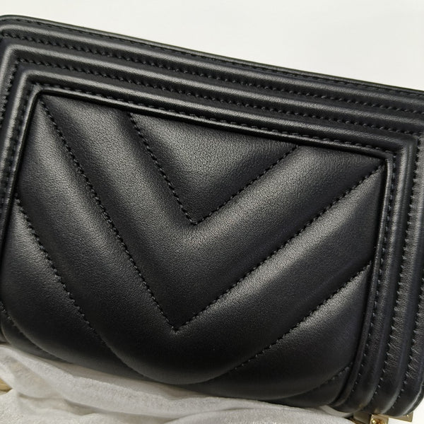 BOY CHANEL Small Chevron Calfskin Black