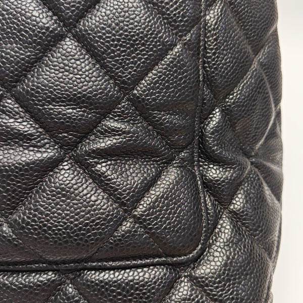 Authenticated pre-owned MEDALLION Quilted Calfskin Black - Shoulder Bag at Looply