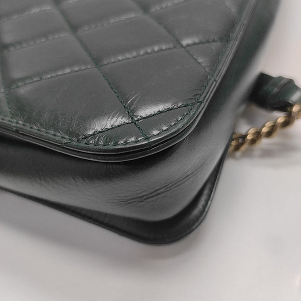 PREFECT EDGE Large Quilted Calfskin Green