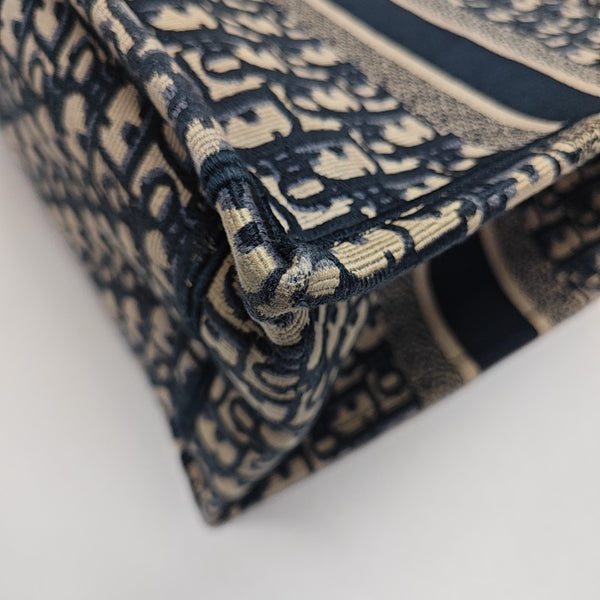 Book Tote Medium Oblique Canvas Blue