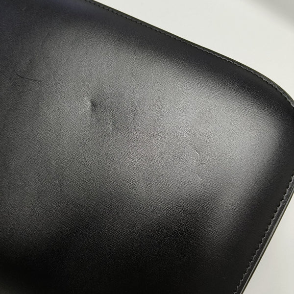 CLASSIC BOX Medium Calfskin Black