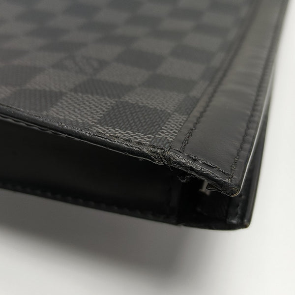Pochette Voyag MM Damier Graphite Coated Canvas Gray