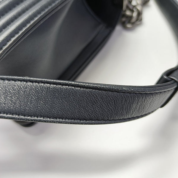BOY CHANEL Medium Chevron Lambskin Black