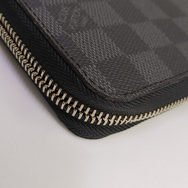 ZIPPY Damier Graphite Coated Canvas Gray Wallet