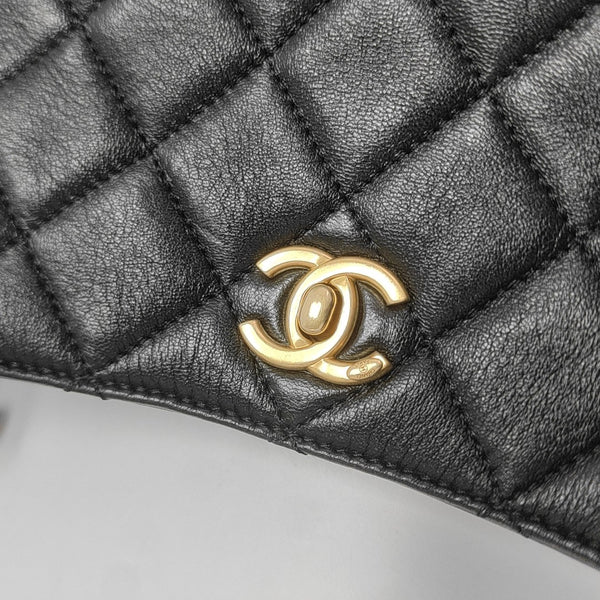 Quilted Lambskin Shoulder Bag Black