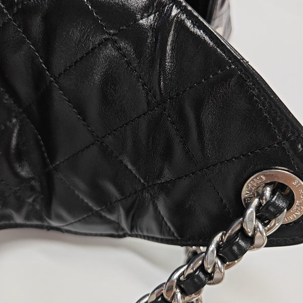 CHANEL 25 Medium Quilted Calfskin Black