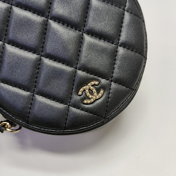 ROUND Quilted Lambskin Gray