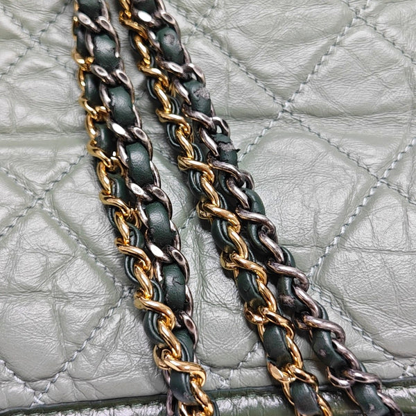 GABRIELLE Medium Quilted Calfskin Green