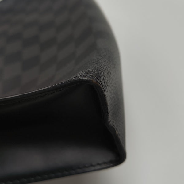 Pochette Voyag MM Damier Graphite Coated Canvas Gray
