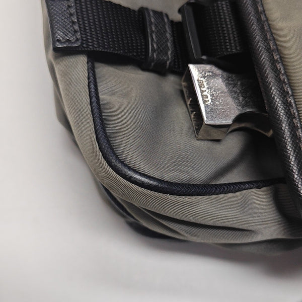 Vela Messenger Bag Nylon Green