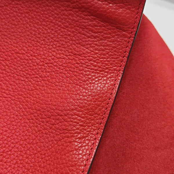 TRAPEZE Medium Calfskin Red