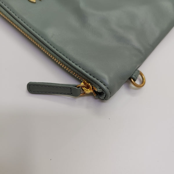 CHANEL 22 Medium Quilted Calfskin Green
