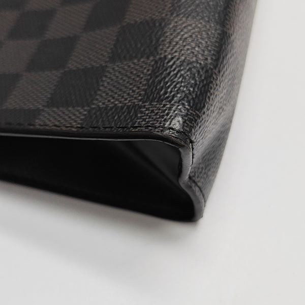 Pochette Voyag MM Damier Graphite Coated Canvas Gray