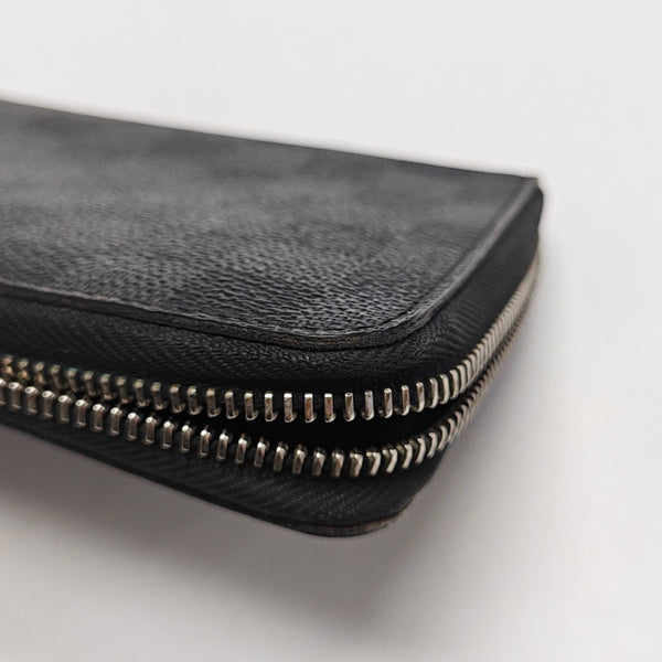 ZIPPY Damier Graphite Coated Canvas Gray Wallet