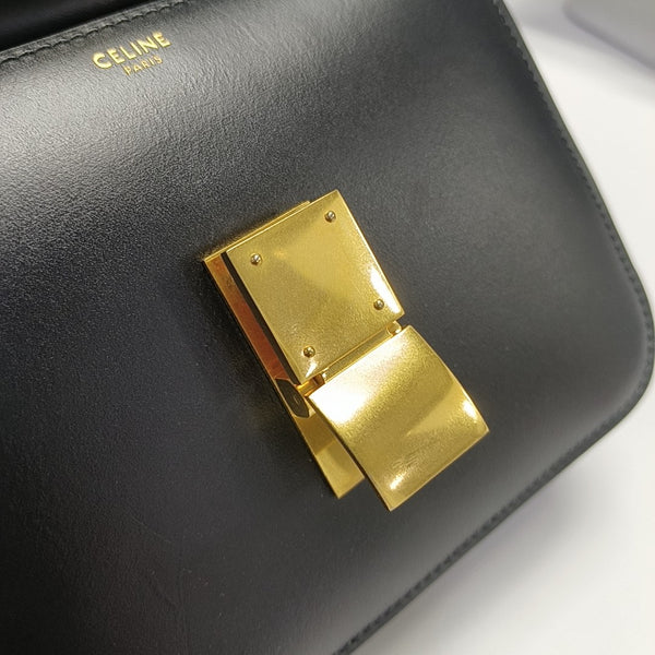 CLASSIC BOX Small Calfskin Black