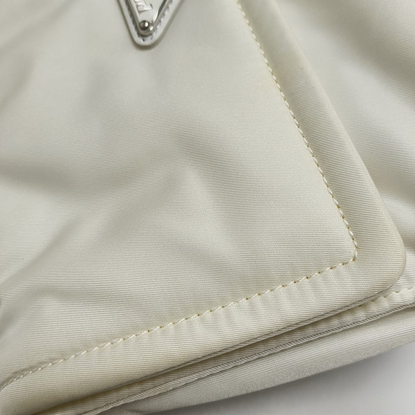 Invite Quilted Nylon White