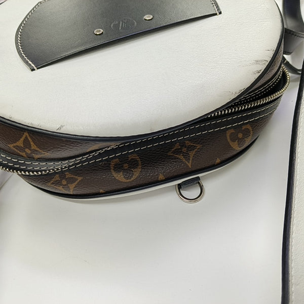BOITE CHAPEAU Calfskin White