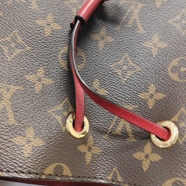 NÉONOÉ MM Monogram Coated Canvas Brown