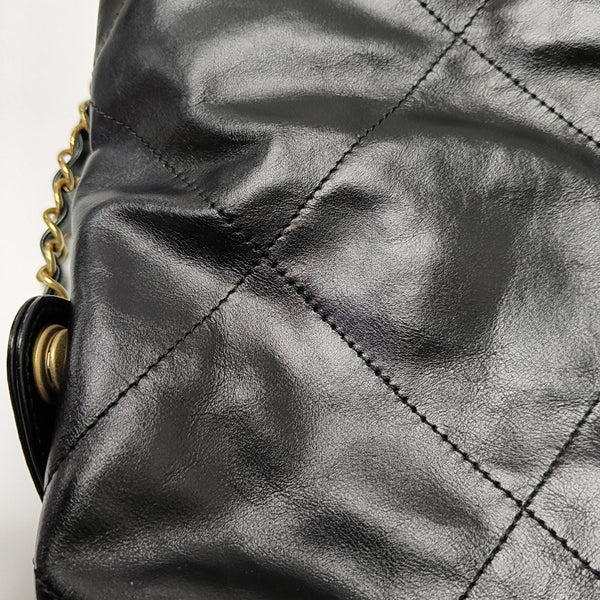 CHANEL 22 Small Quilted Calfskin Black