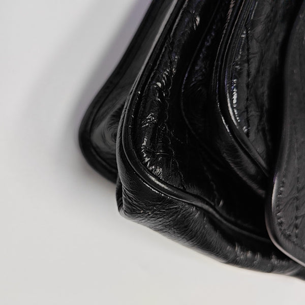 NIKI Medium Chevron Calfskin Black