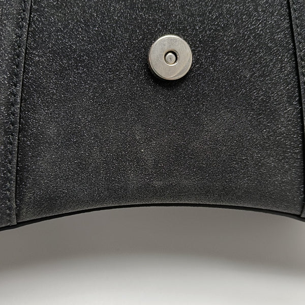 Hourglass XS Special Material Black