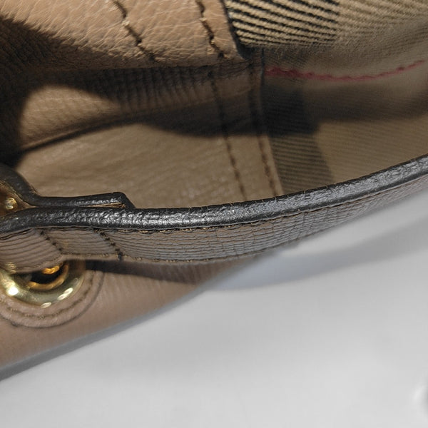 Canvas Brown