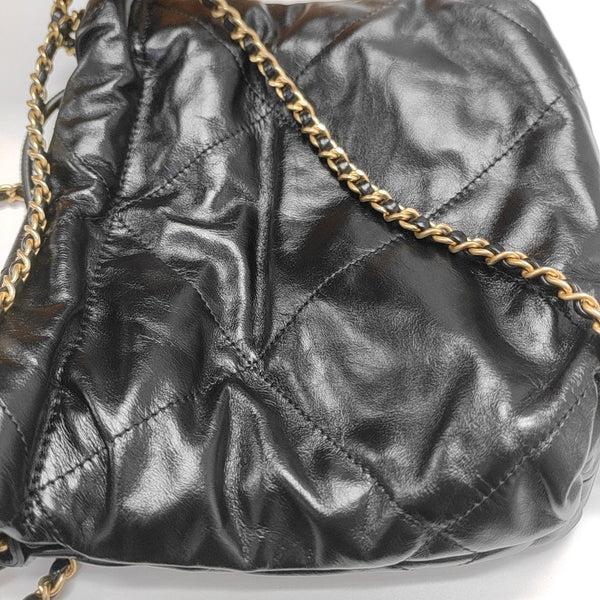 CHANEL 22 Mini Quilted Calfskin Black