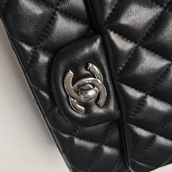 CLASSIC FLAP Mini Quilted Lambskin Black