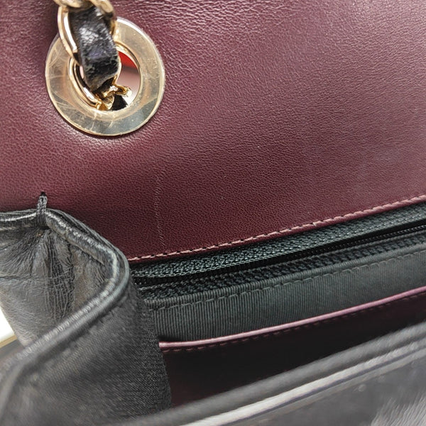 Bolso de hombro de cuero negro