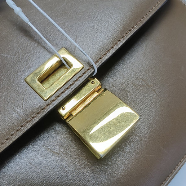 CLASSIC BOX Medium Calfskin Brown