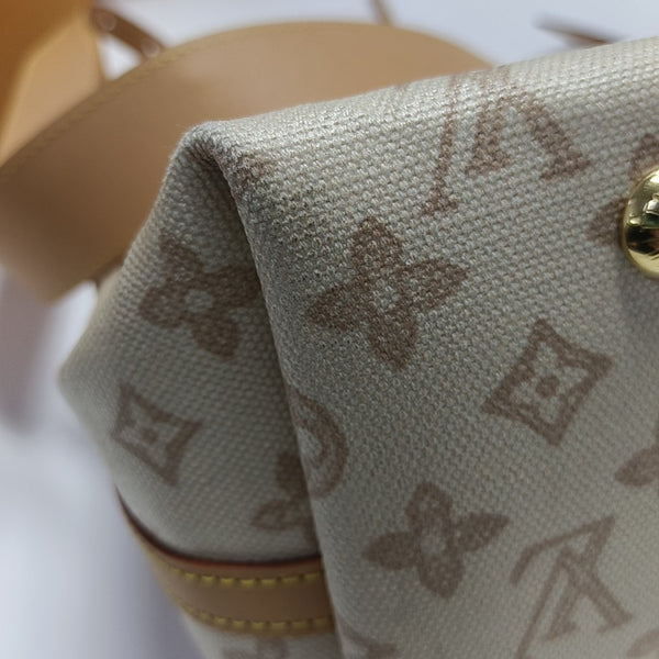 CARRYALL MM Monogram Coated Canvas Beige
