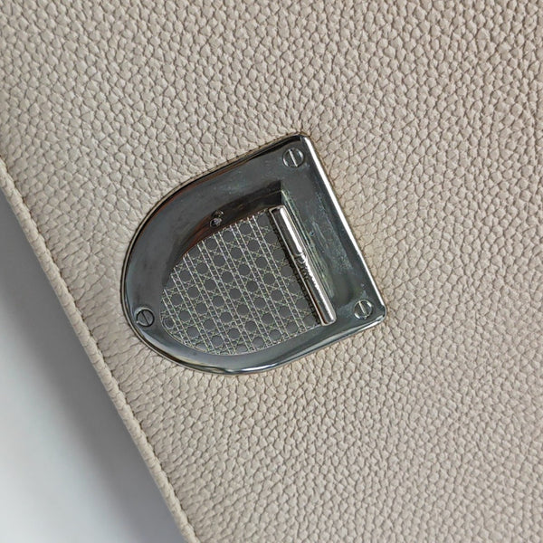 Diorama Medium Cannage Calfskin Pink