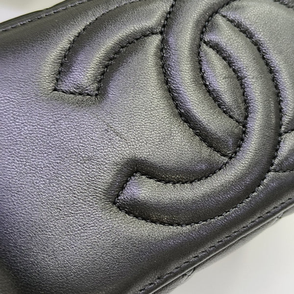 VINTAGE COSMETIC BAGS Quilted Lambskin Black