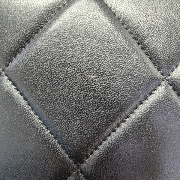 Chanel 19 WOC Piel de Cordero Acolchada Negra