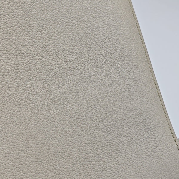 Constance 23 Evercolor White