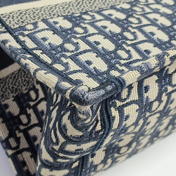 Book Tote Medium Oblique Canvas Blue