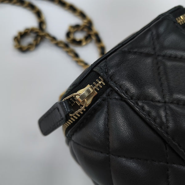 VANITY CASE Mini Quilted Lambskin Black