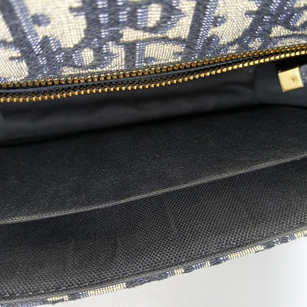 30 Montaigne Oblique Canvas Blue