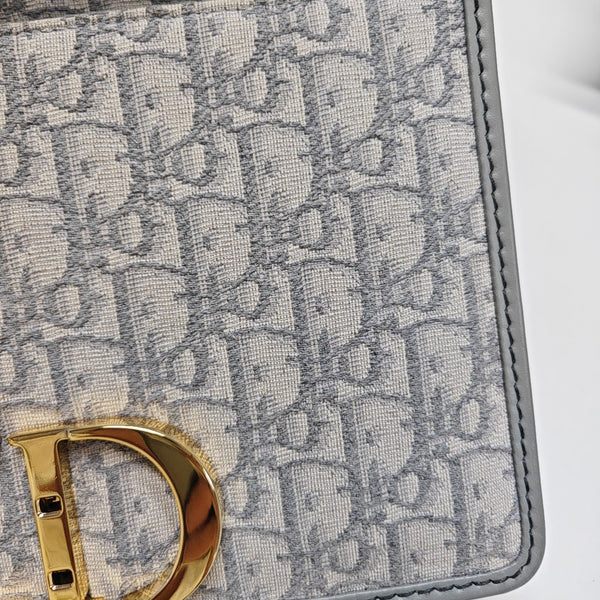 30 Montaigne Oblique Canvas Gray