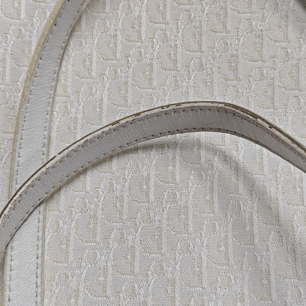 Oblique Canvas White