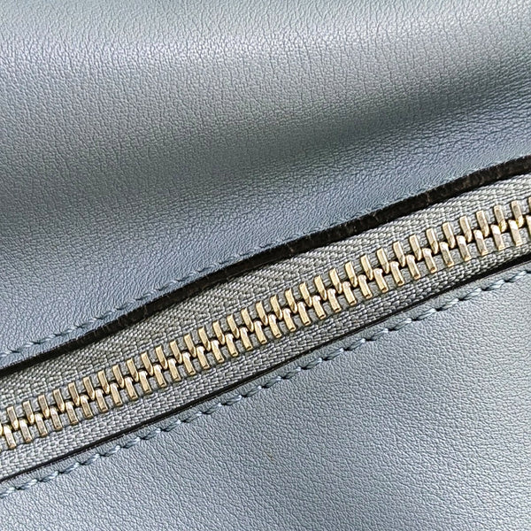 Puzzle Medium Calfskin Blue