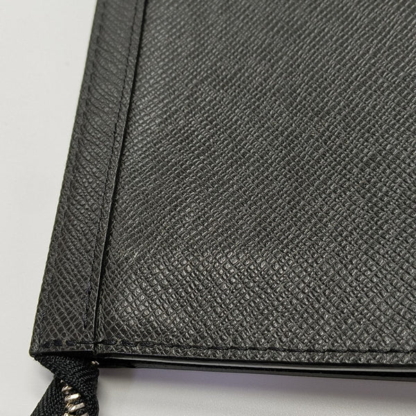 Pochette Voyag MM Calfskin Black