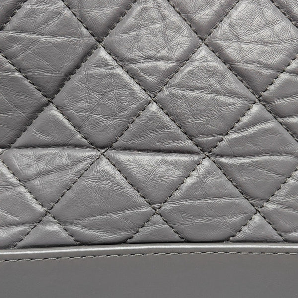 GABRIELLE Small Quilted Calfskin Gray