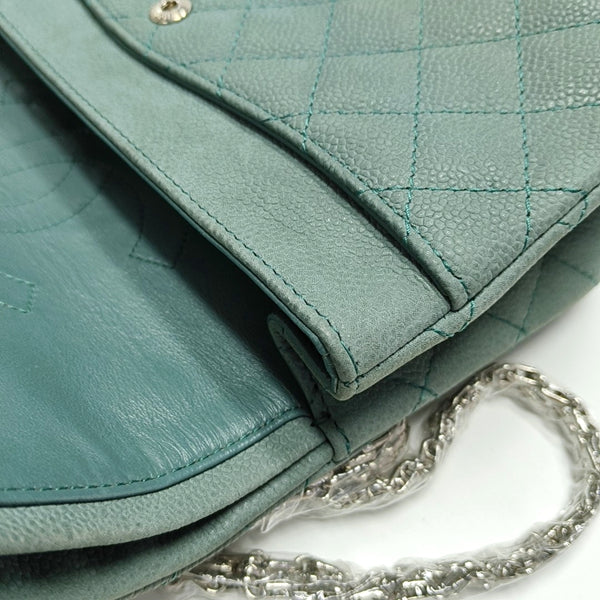 Authenticated pre-owned 2.55 225 (small) Quilted Grained Calfskin Green - Shoulder Bag at Looply