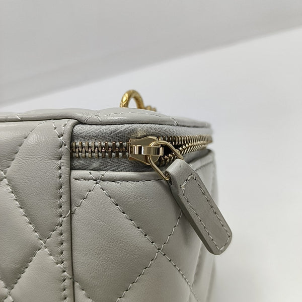 Authenticated pre-owned VANITY CASE Small Quilted Lambskin Gray - Shoulder Bag at Looply